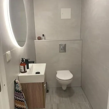 House Close To Available Ons 2024 شقة *